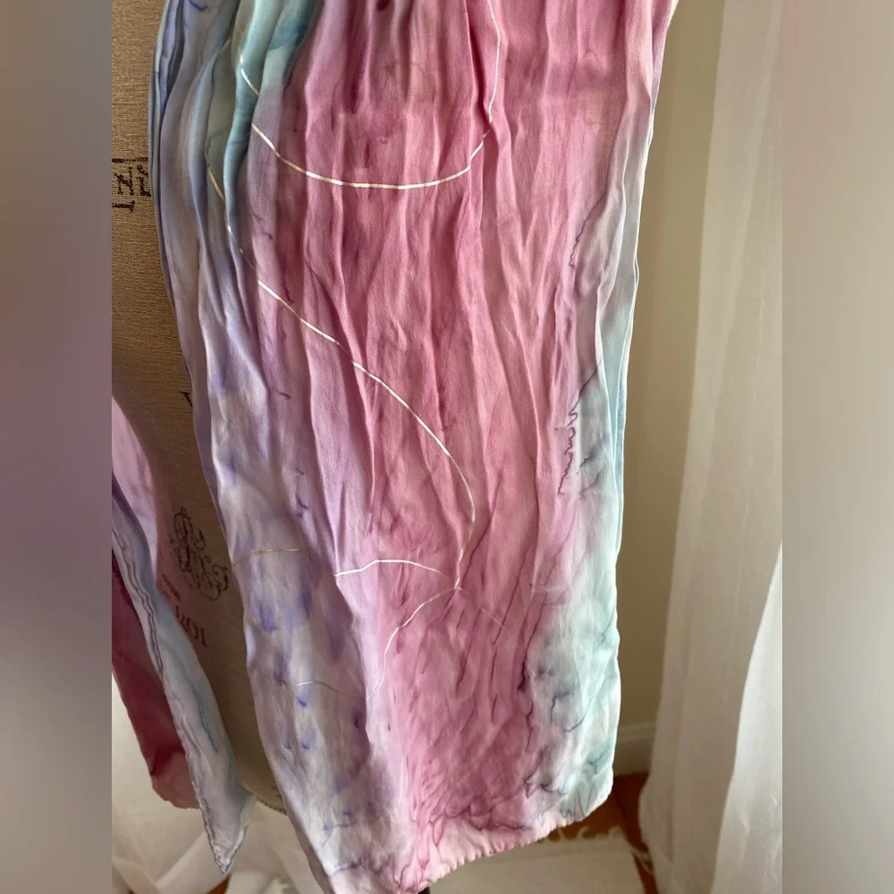 Classic look blend if purple and pink color scarf